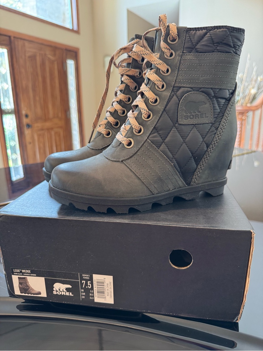 Sorel Women's Quilted Black Wedge Lace-Up Boots with Tan Laces
